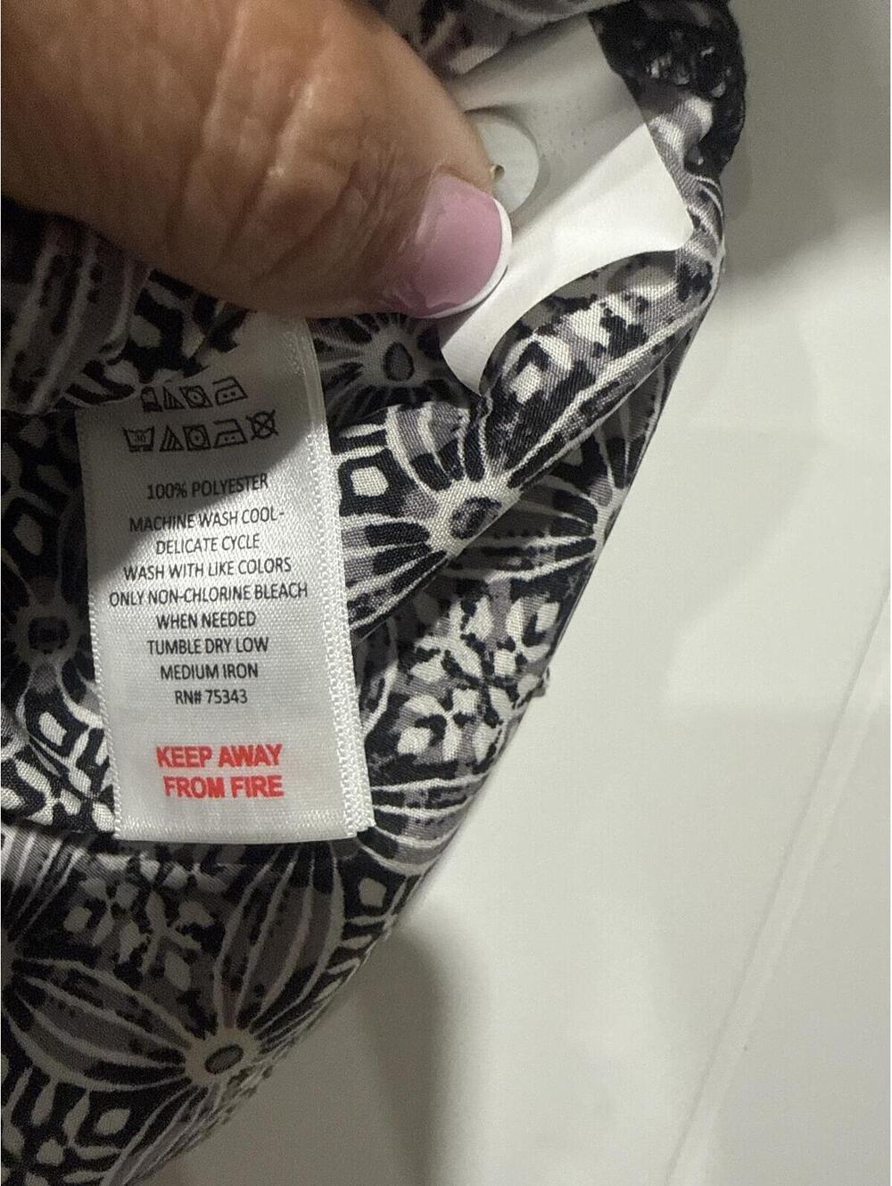 Haute Hippie Black and White Printed Short Sleeve Shirt and Shorts Set, Size S - Picture 6 of 6